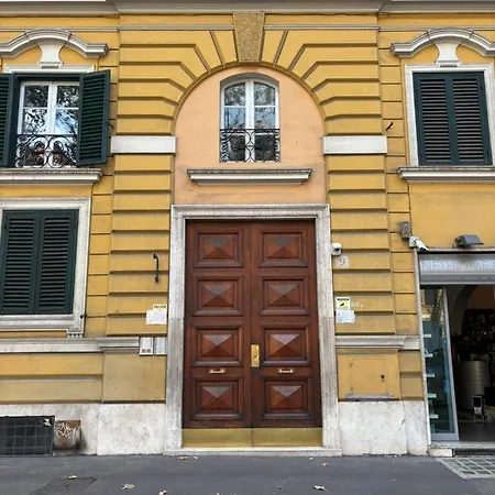 Vatican Tiny House-2
